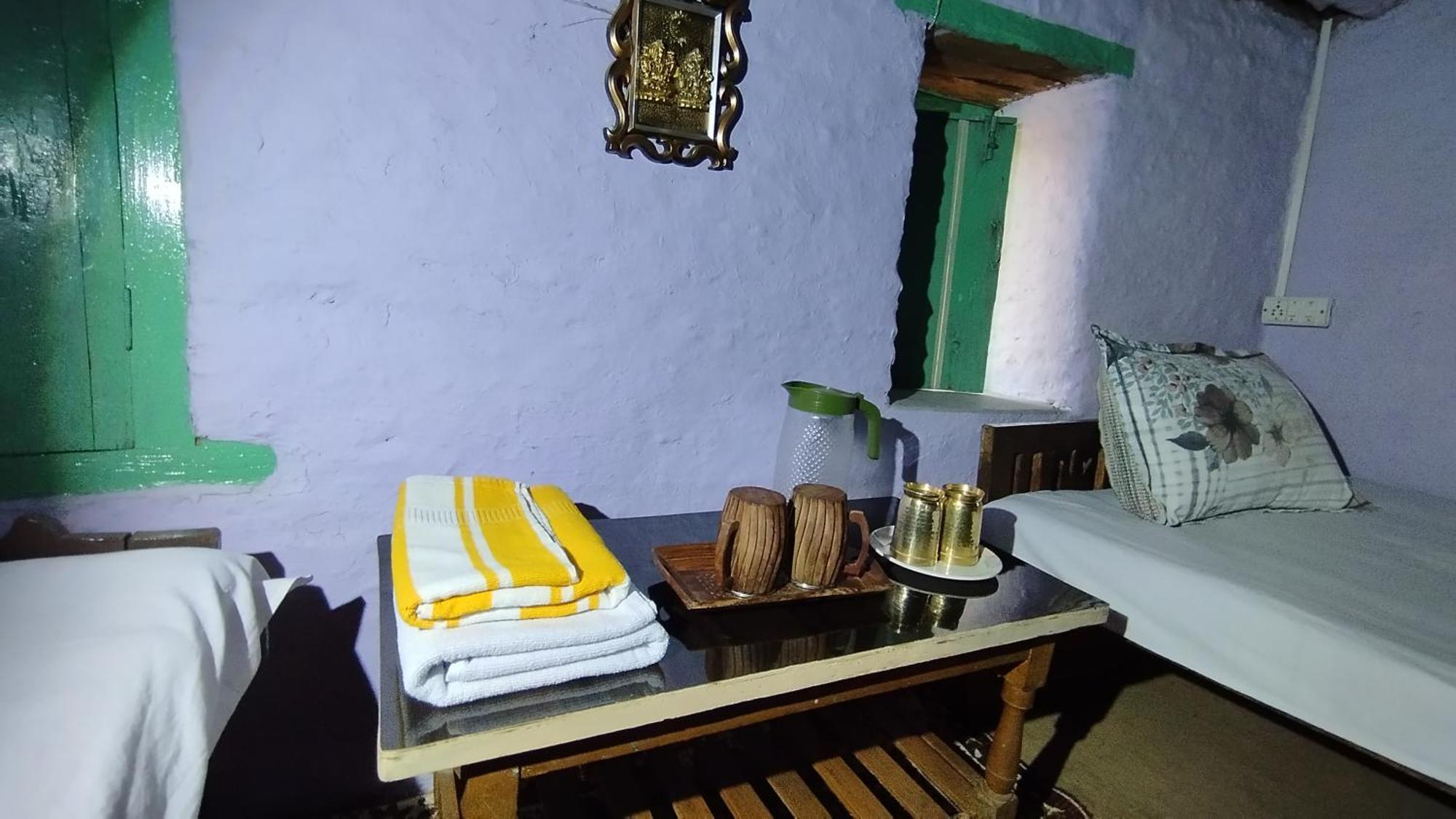 Dwarahat Village Farmstay- Babaji'S Cave Habitación foto